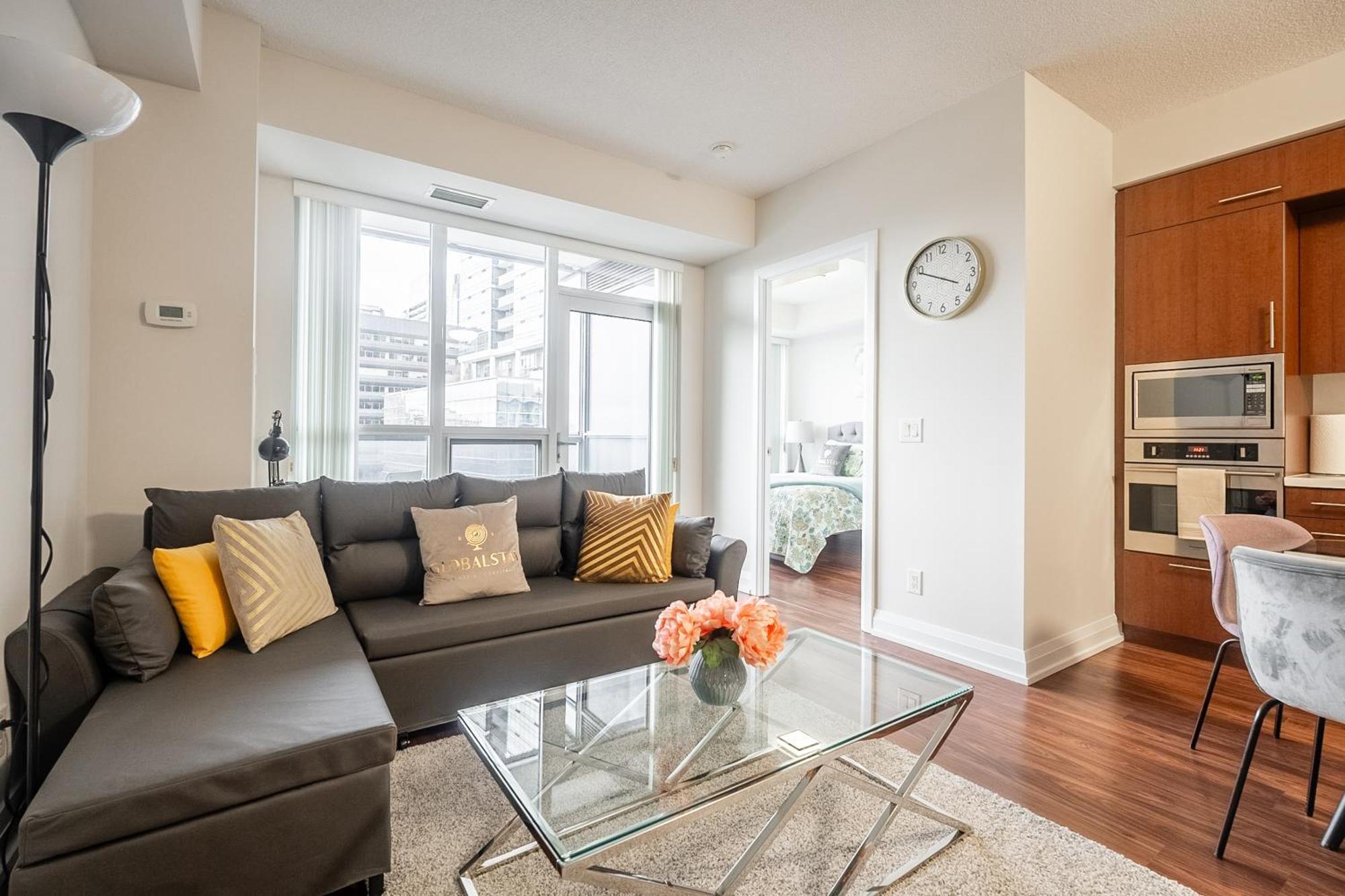 Globalstay Modern Apartments In North York Skyscraper Торонто Екстериор снимка