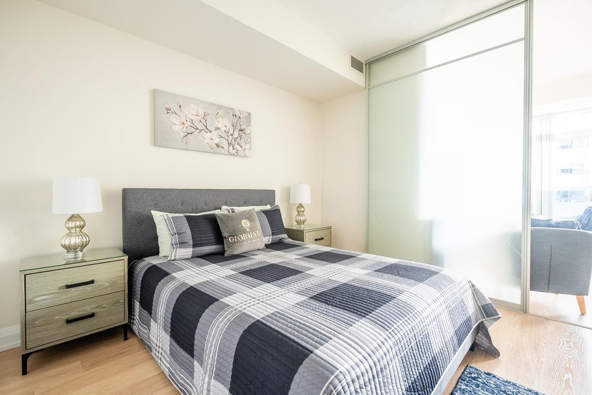 Globalstay Modern Apartments In North York Skyscraper Торонто Екстериор снимка