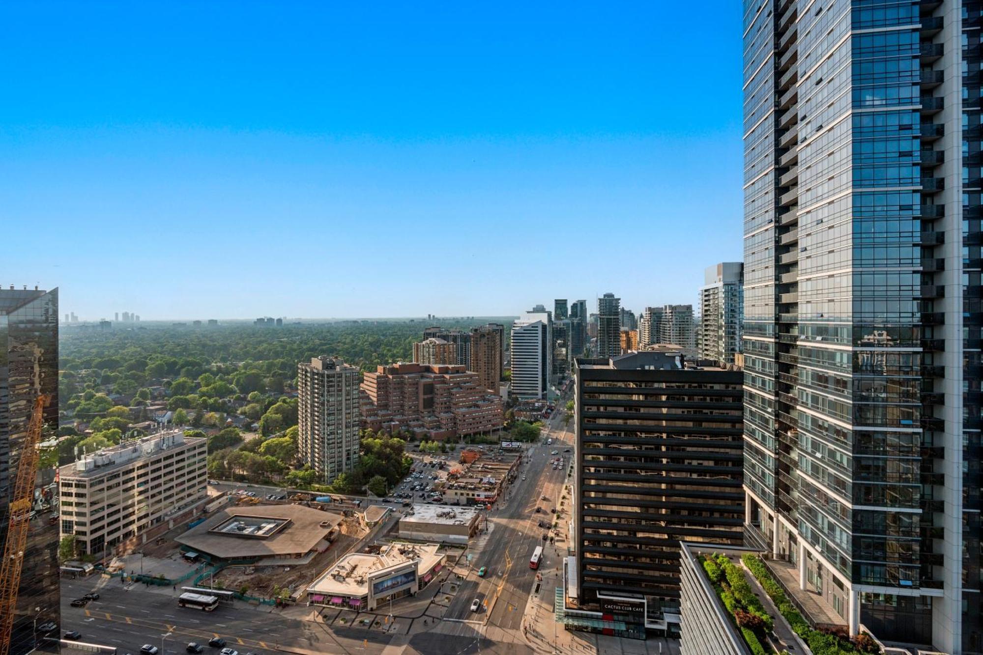Globalstay Modern Apartments In North York Skyscraper Торонто Екстериор снимка