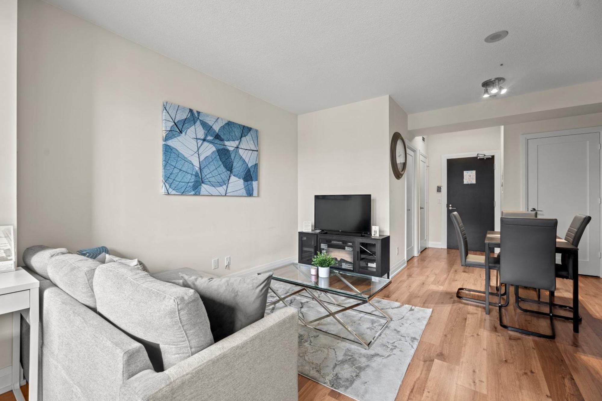 Globalstay Modern Apartments In North York Skyscraper Торонто Екстериор снимка